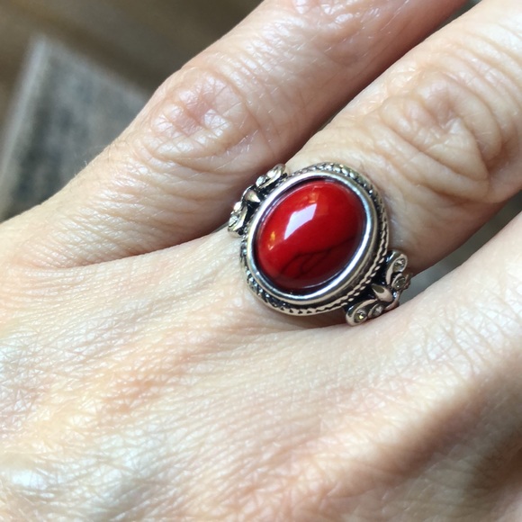 Jewelry - NWOT Coral ring